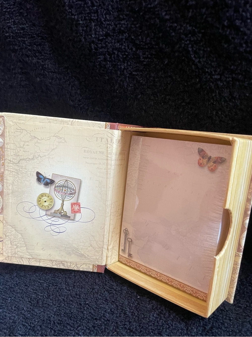 2 Vintage Punch Studio Style Mini Books with Hidden Note Pads - Picture 5 of 9